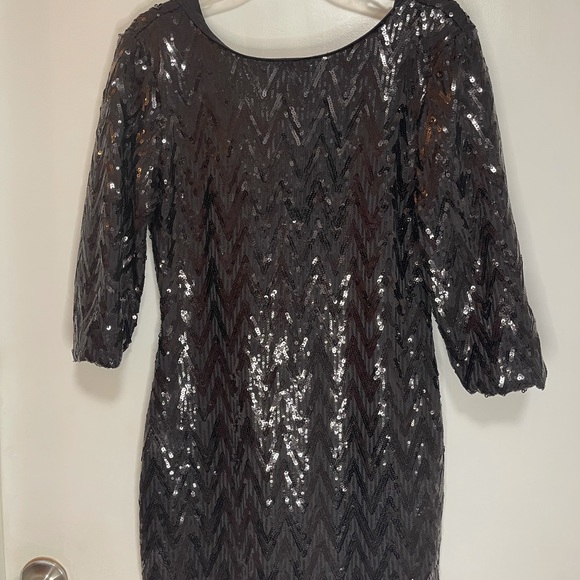 Night party Dress - Picture 2 of 3